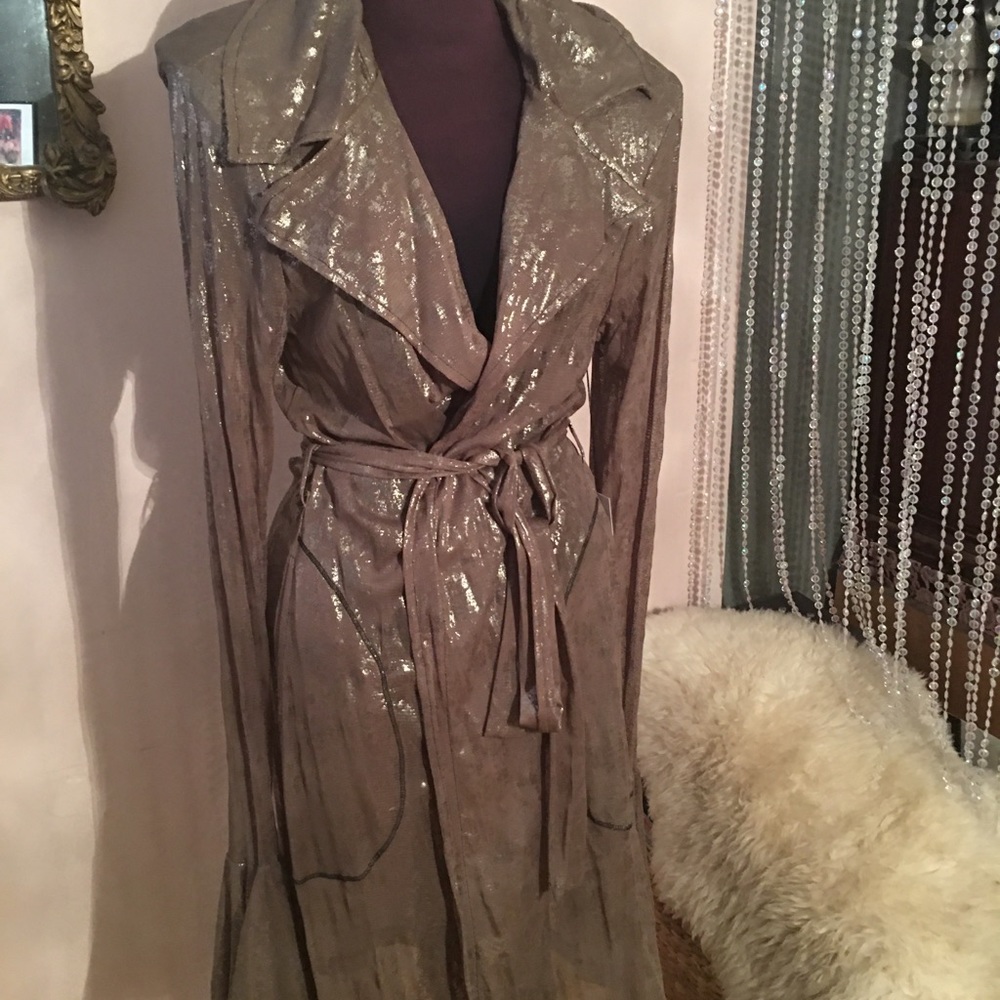 Petit pois trench coat